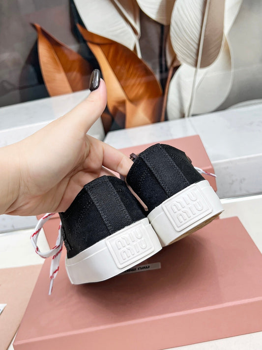 WASHED-DENIM SNEAKERS IN BLACK CANVAS WITH BROWN AND STRIPED LACES