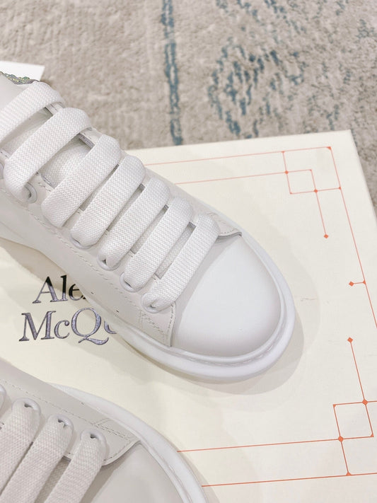 Sneakers & Shoes