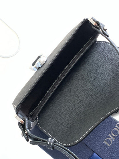 DIO Messenger Bag