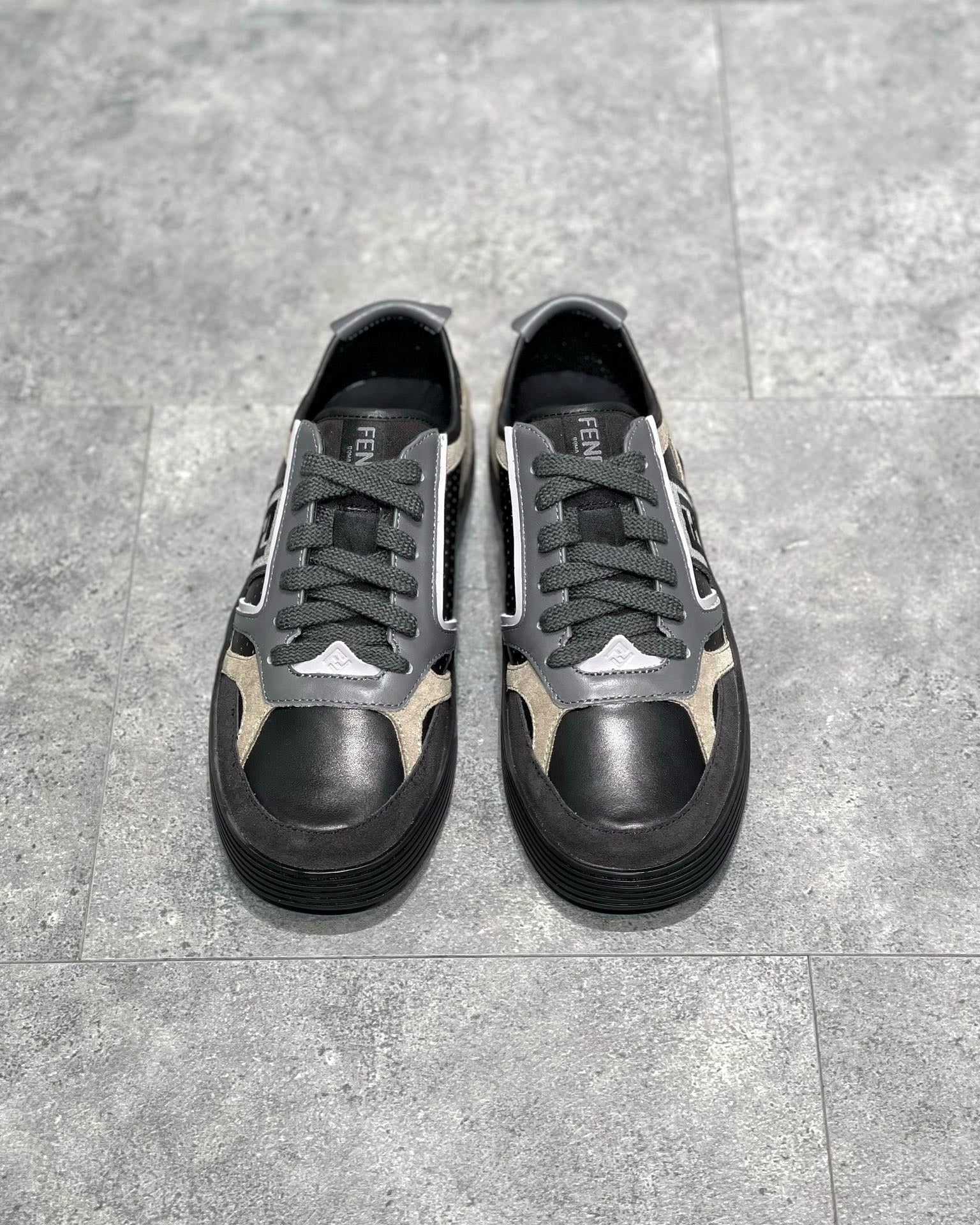 FEN Sneakers