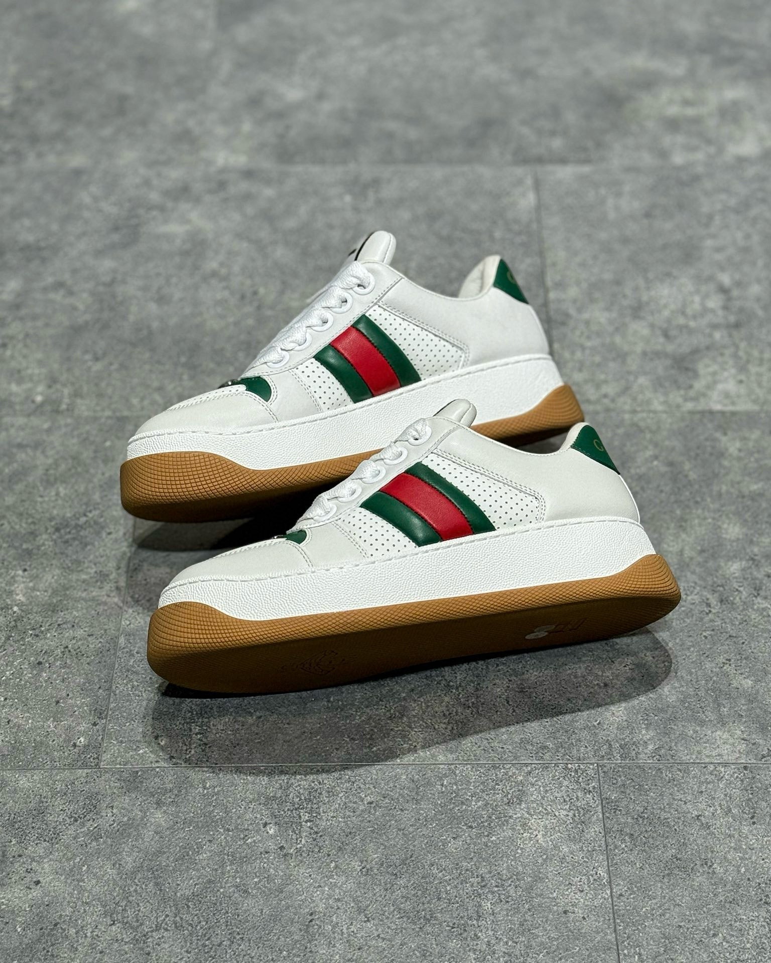 GUC Sneakers