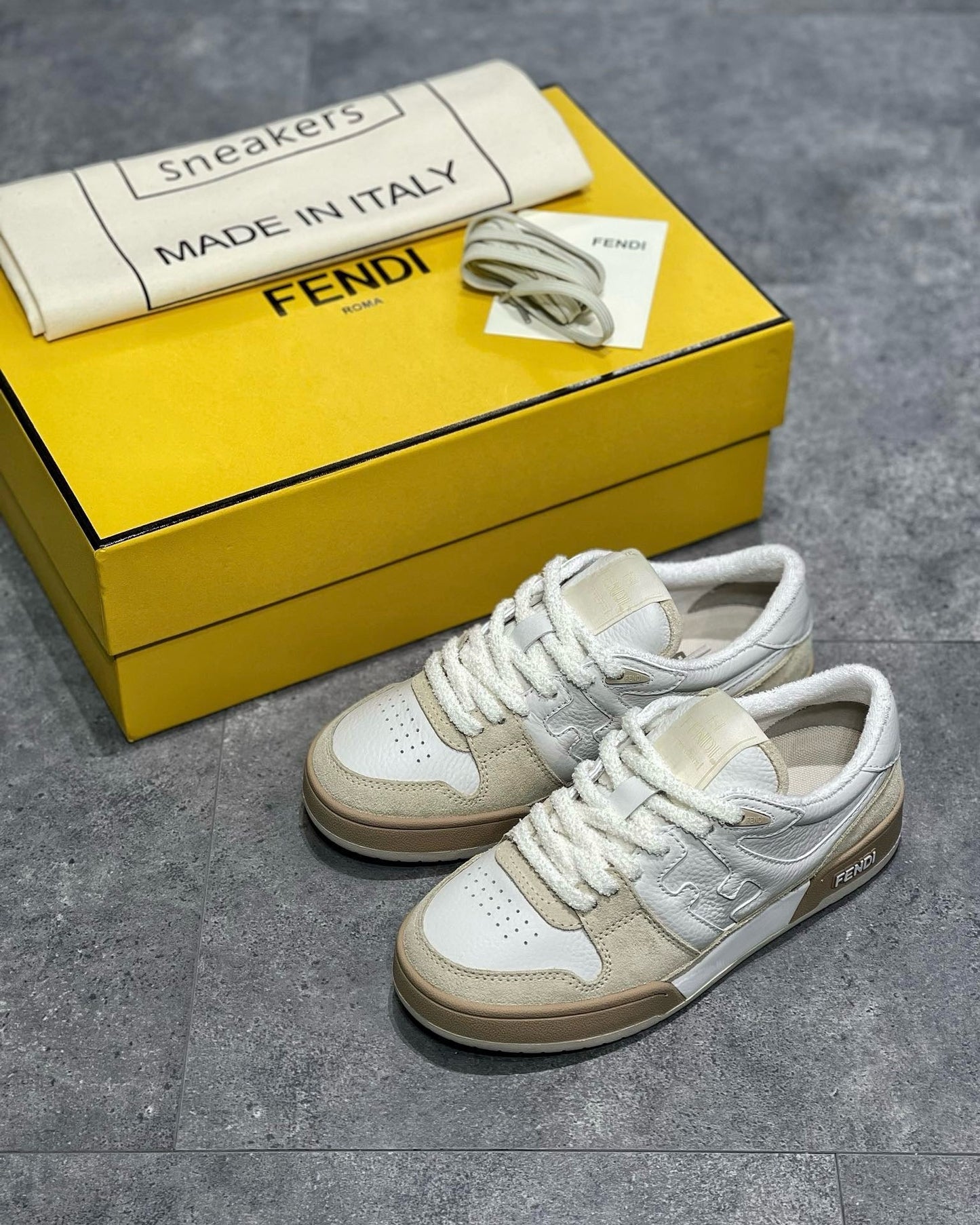 FEN Sneakers