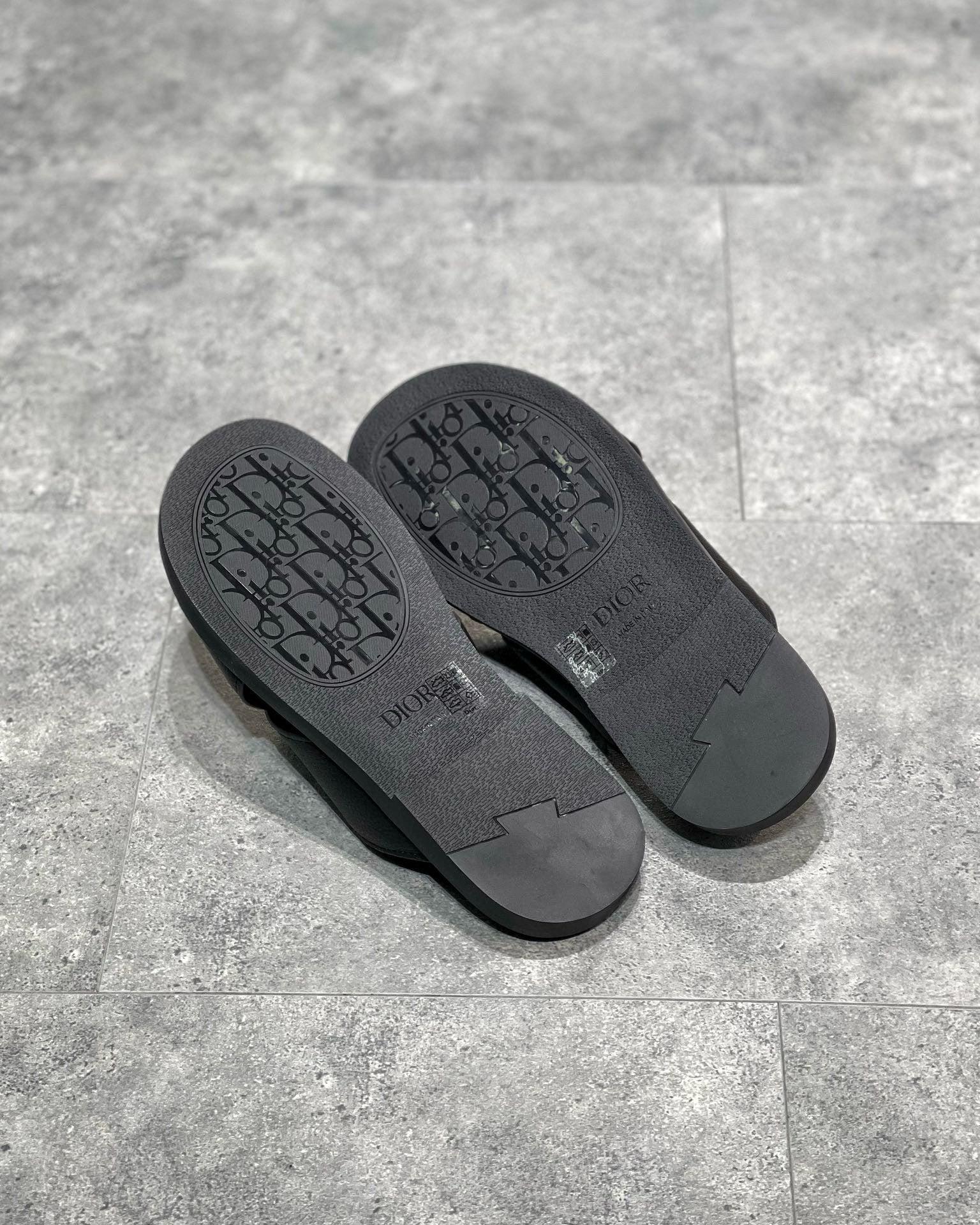 CD SANDALS