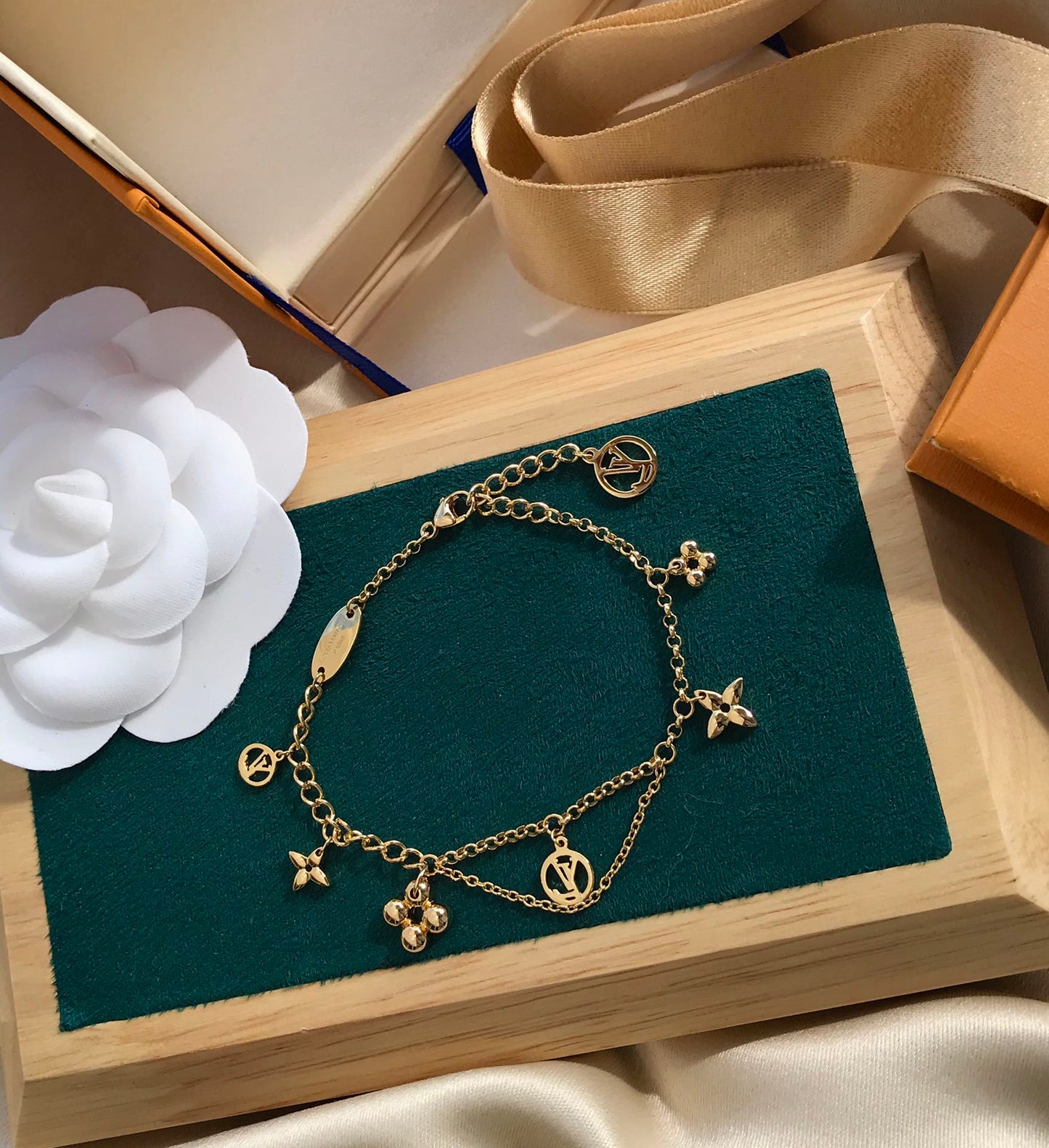 LV BLOOMING PINK GOLD MOP BRACELET