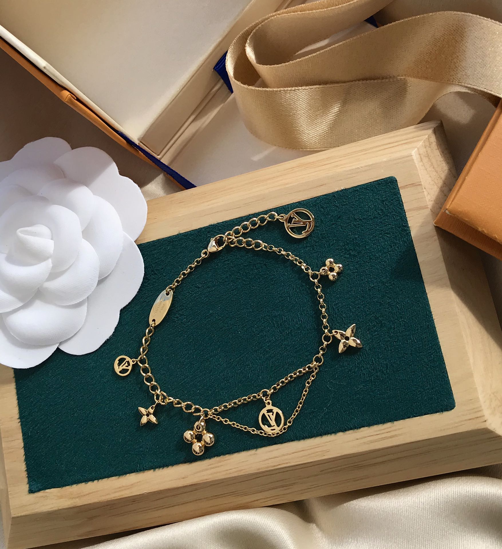 LV BLOOMING PINK GOLD MOP BRACELET