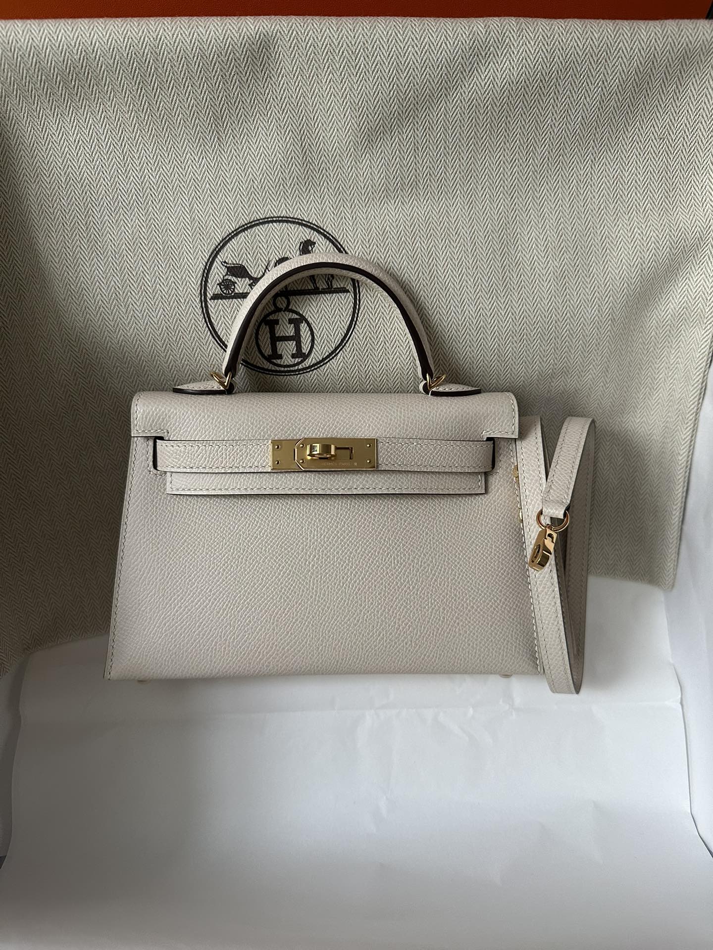 HM KELLY MINI 19 WHITE EPSOM GOLD HARDWARE