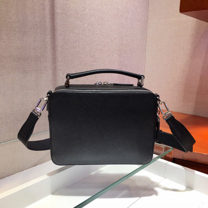 MEDIUM BRIQUE BAG 22 IN BLACK SAFFIANO LEATHER