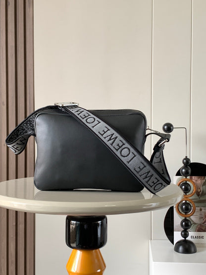 LO Messenger Bag