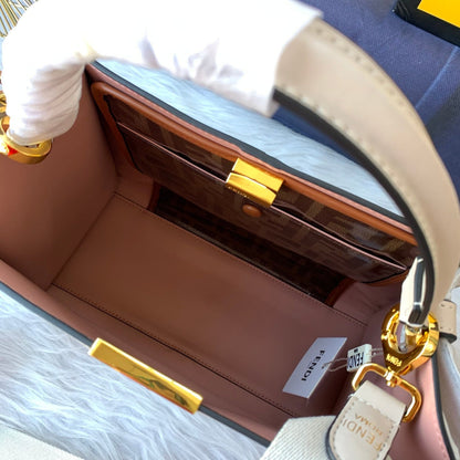 Peekaboo X-lite medium 30cm Bag ivory lambskin gold hardware