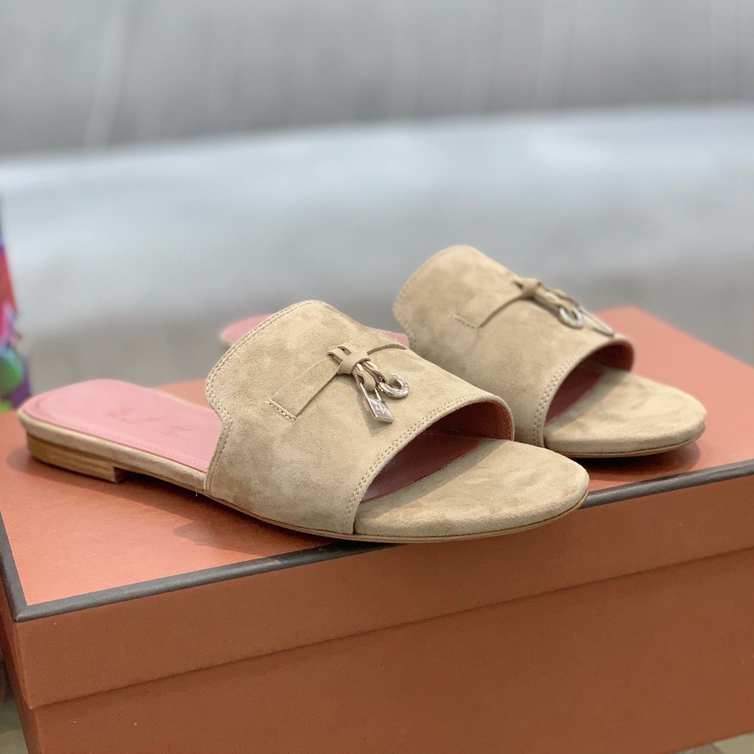 Summer Charms Sandals in Beige Suede Pink Lambskin
