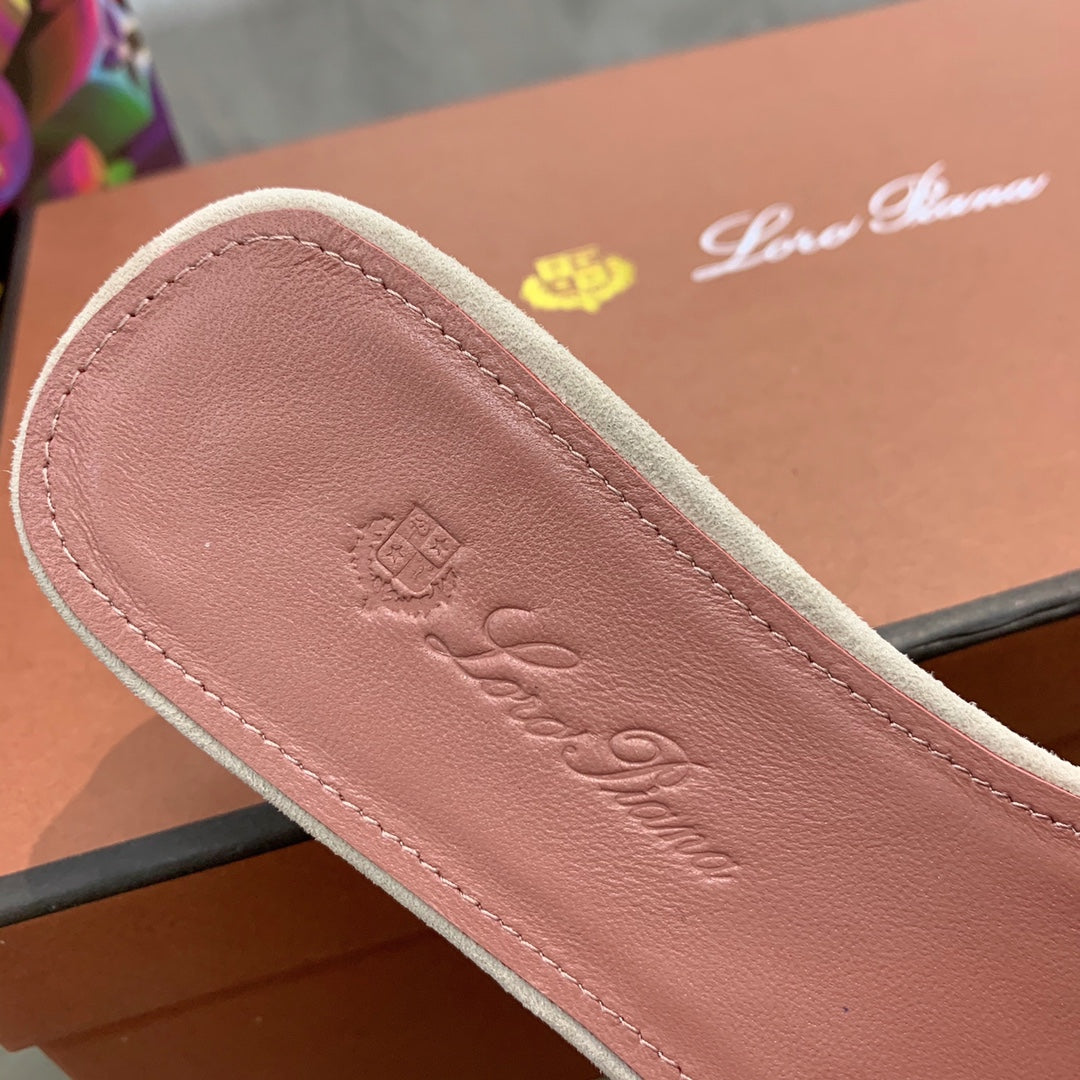 Summer Charms Sandals in Pale Gray Suede Pink Lambskin