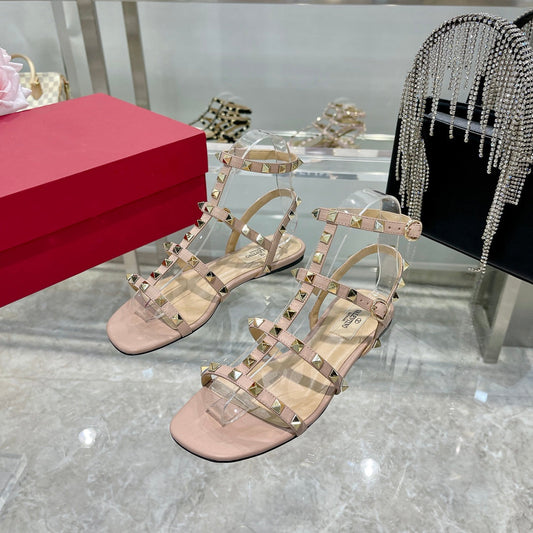 ROCKSTUD SANDAL WITH STRAPS IN LIGHT PINK CALFSKIN
