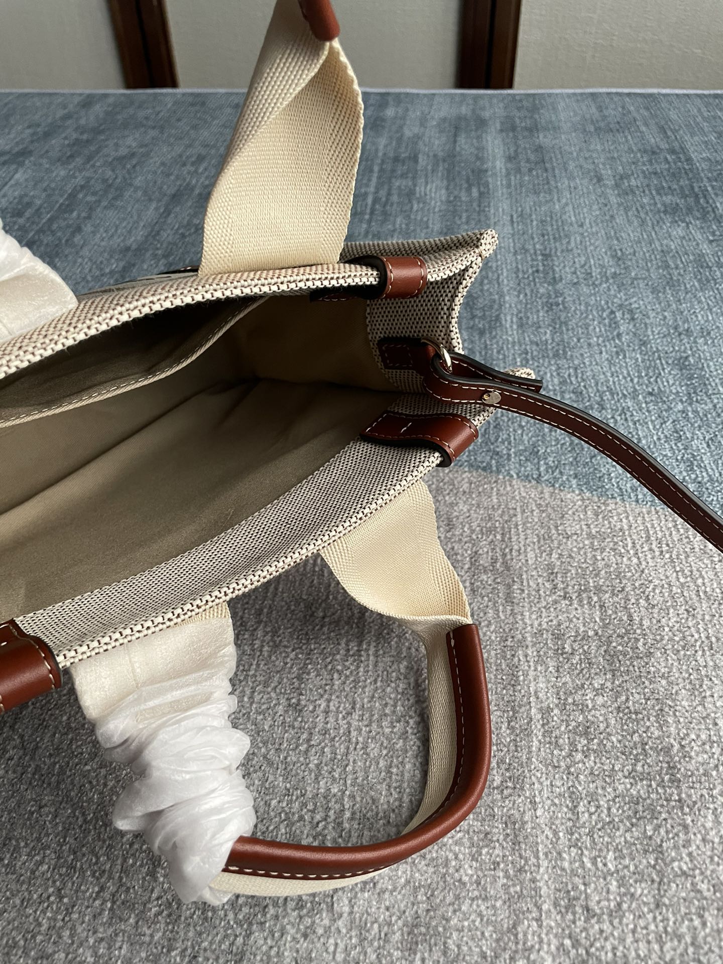 SMALL STRAP WOODY TOTE BAG 26.5 IN BEIGE LINEN CANVAS BLACK WEBBING LOGO EMBROIDER BROWN CALFSKIN