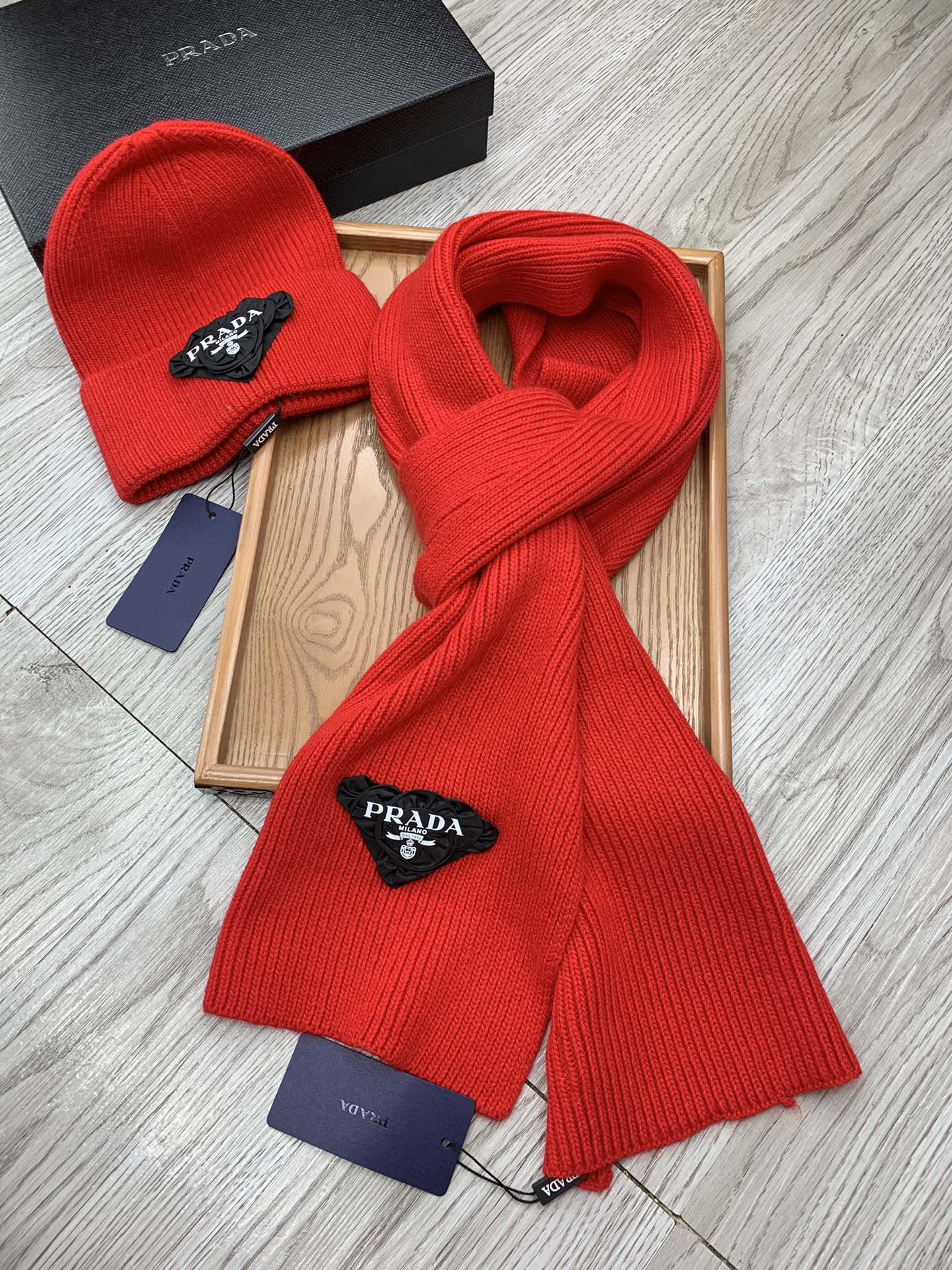 SET SCARF AND HAT IN CHERRY RED WOOL AND RABBIT FUR 386076
