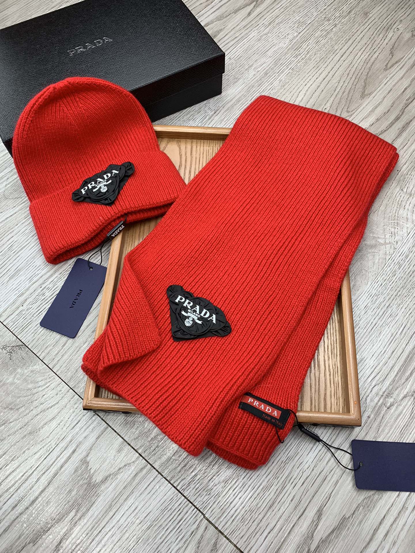 SET SCARF AND HAT IN CHERRY RED WOOL AND RABBIT FUR 386076