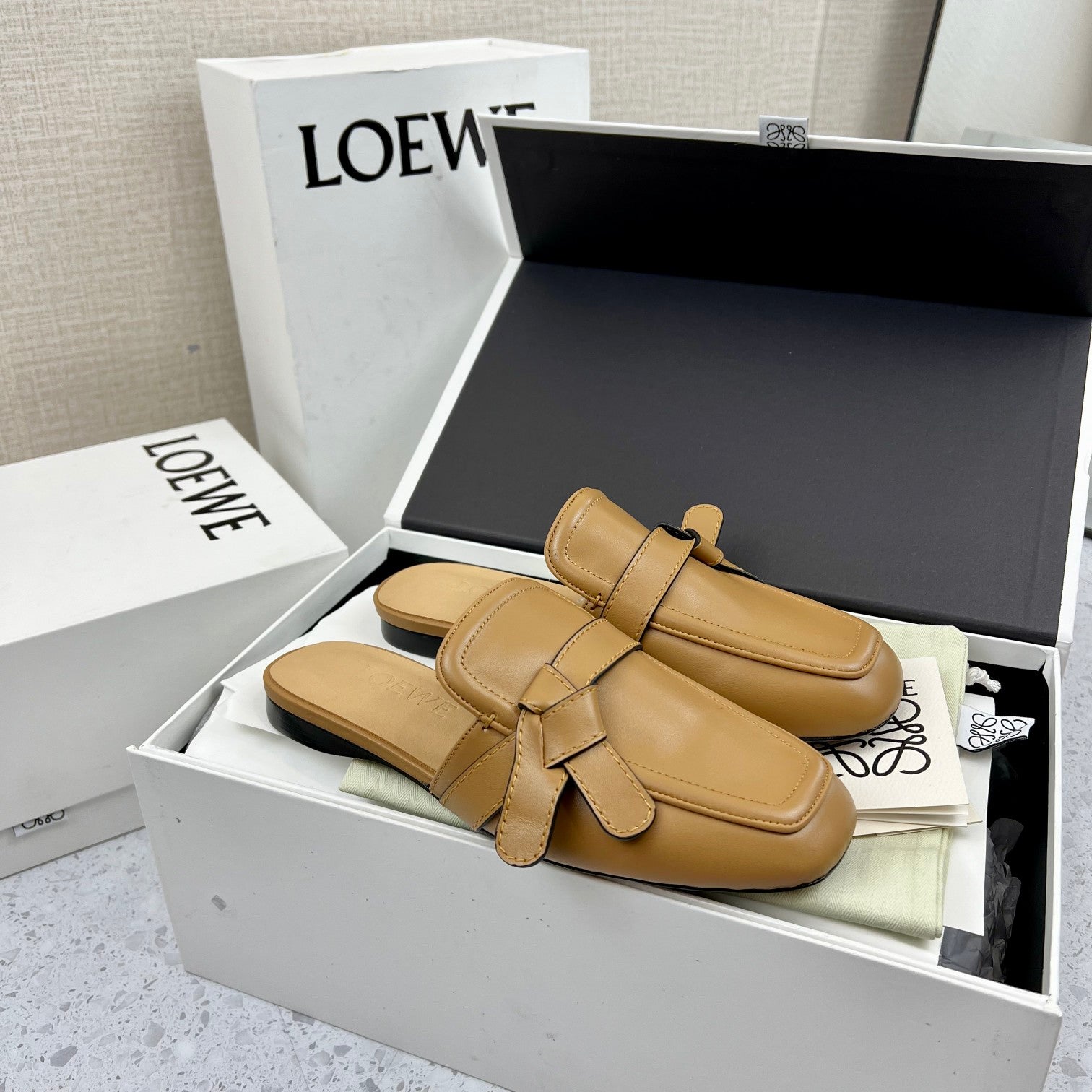 LW GATE BELTED MULE CAMEL CALFSKIN