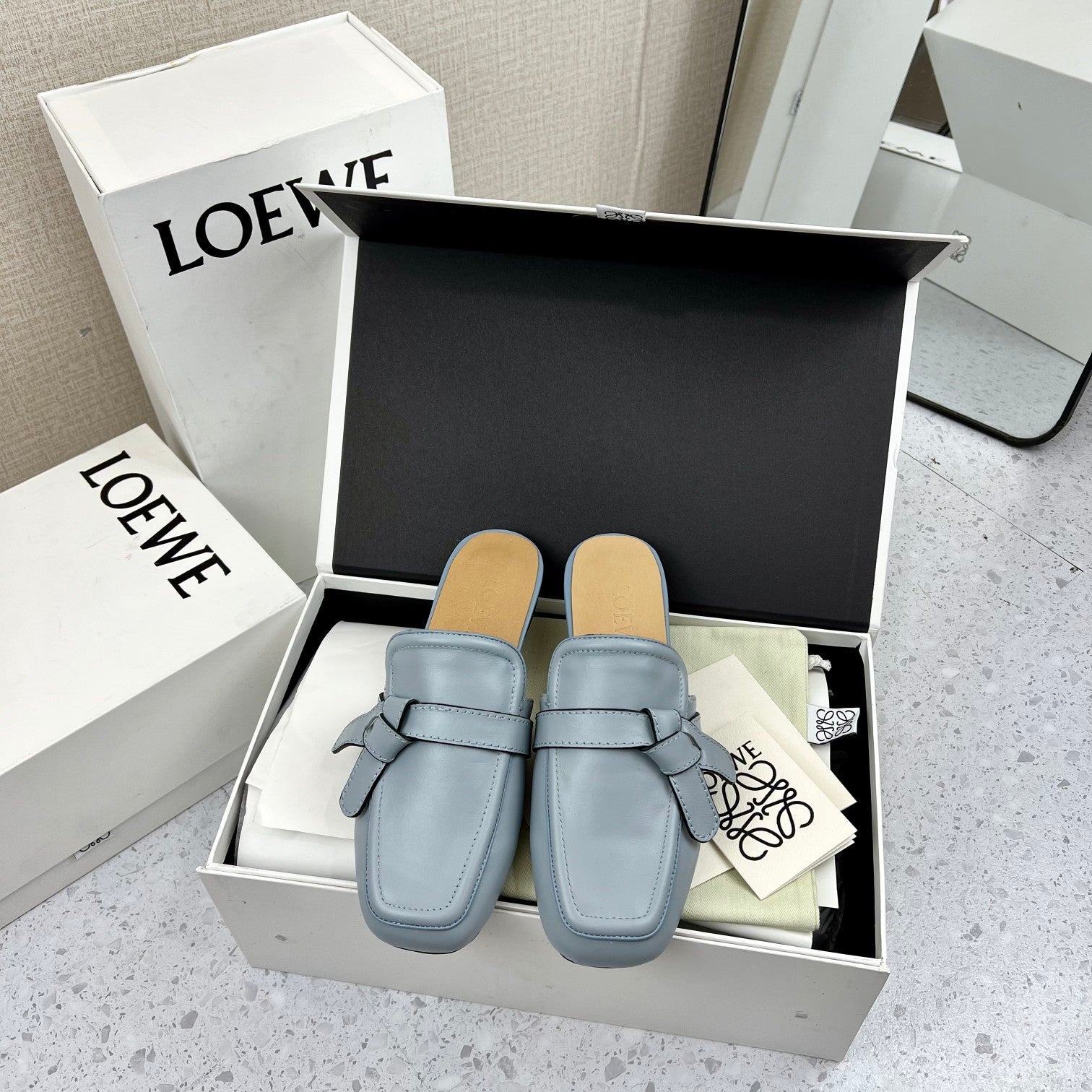 LW GATE BELTED MULE STONE CALFSKIN