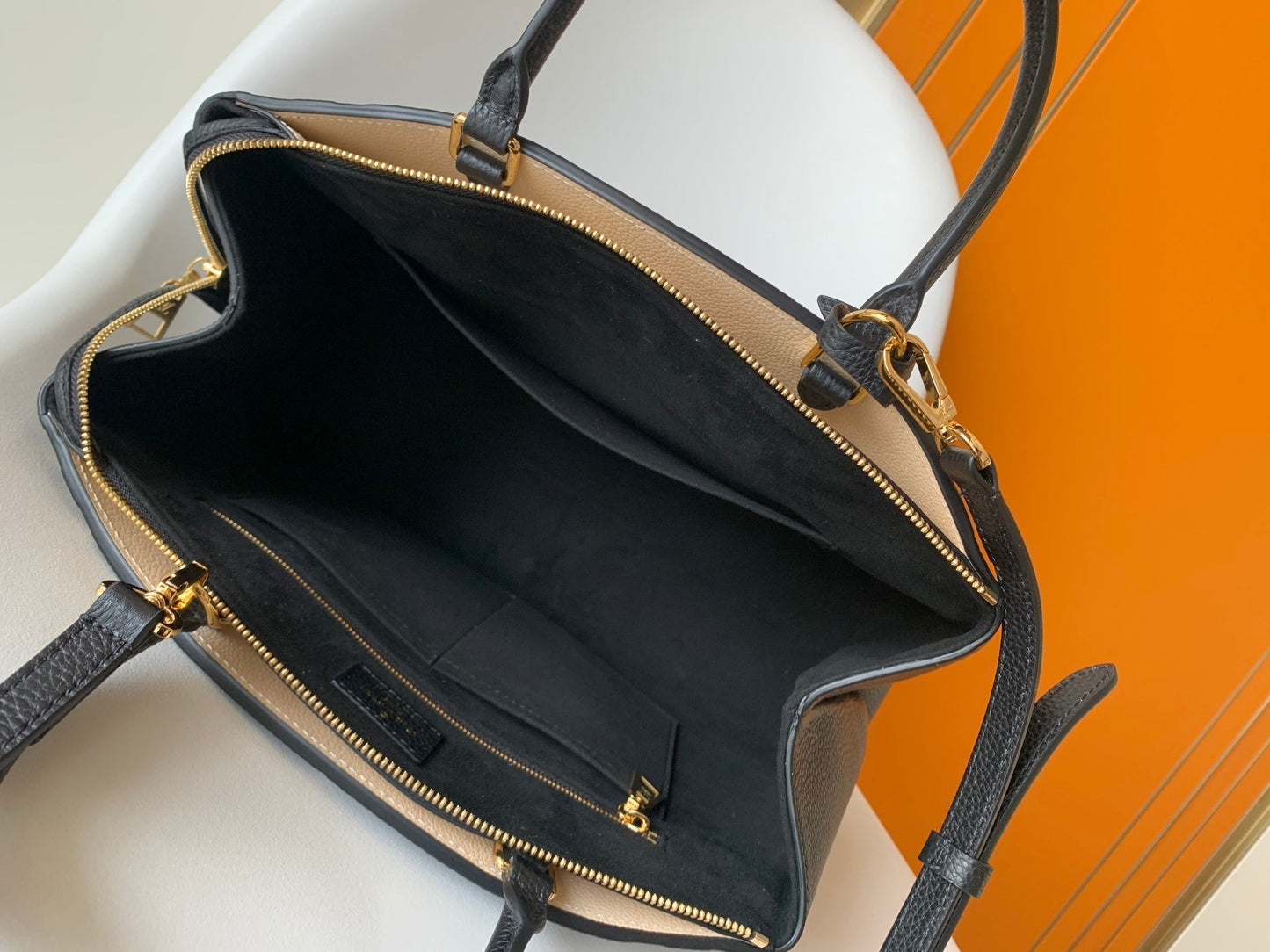 PETIT PALAIS PM LARGE SHOULDER BAG 34 IN BLACK MIX BEIGE EMBOSSED COWHIDE GOLD-TONE HARDWARE