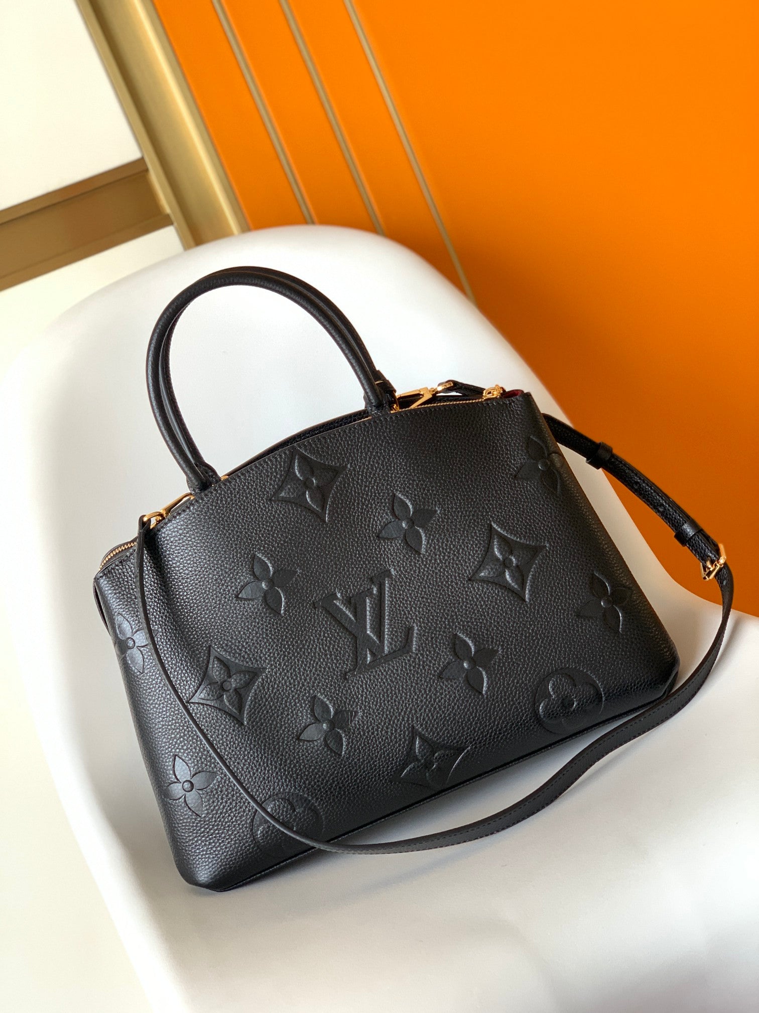 PETIT PALAIS PM MEDIUM SHOULDER BAG 29 IN BLACK EMBOSSED COWHIDE GOLD-TONE HARDWARE