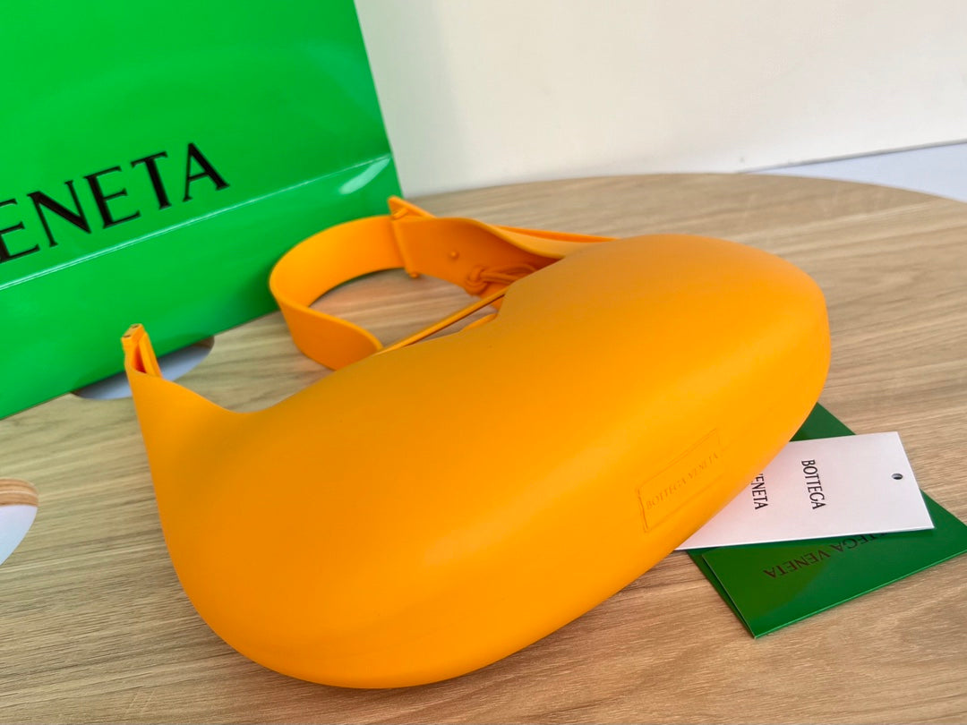 SHOULDER BAG 27 IN ORANGE PEEL RUBBER AND NYLON FABRIC