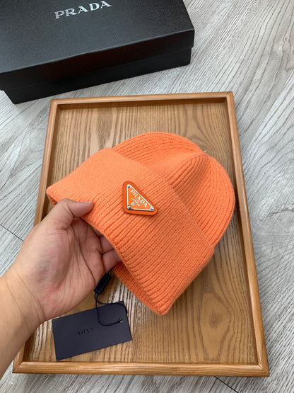 BEANIIE HAT IN CARROT ORANGE WOOL 335036