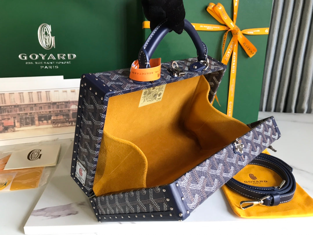 GRAND HÔTEL TRUNK BAG 24 IN NAVY BLUE GOYARDINE CANVAS AND CALFSKIN