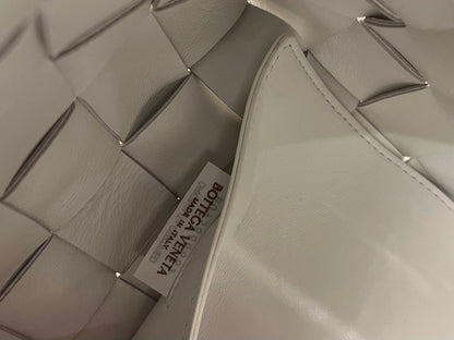 MEDIUM 28 CASSETTE WHITE LAMBSKIN