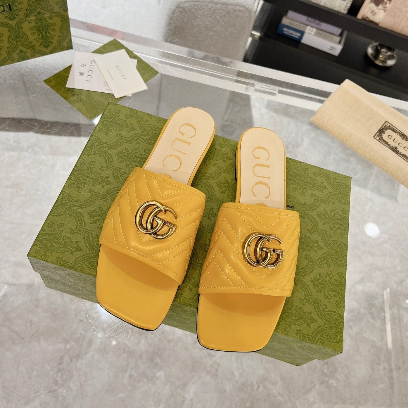 GG EXCLUSIVE SLIDE SANDAL AMBER CALFSKIN