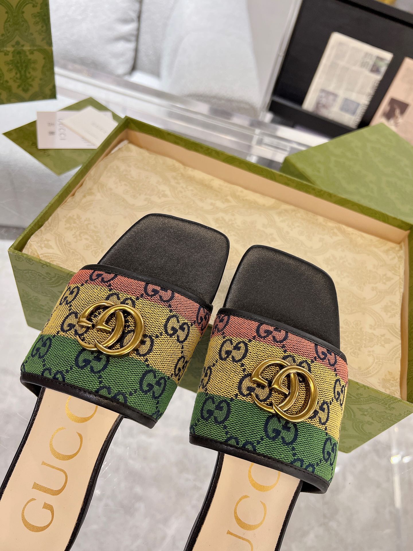 GG EXCLUSIVE SLIDE SANDAL BLACK AND CREAM FABRIC