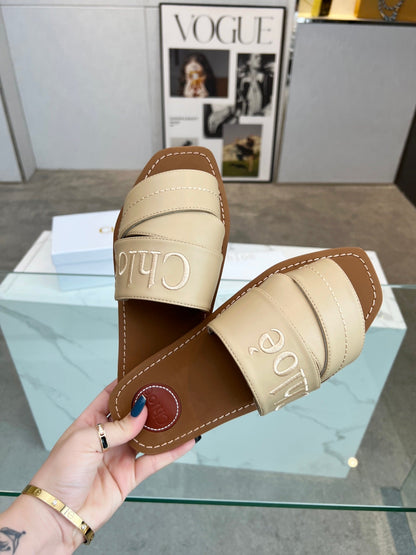 WOODY MULE IN TUSCAN BEIGE LAMBSKIN WITH EMBROIDERED LOGO