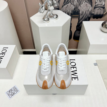 FLOW RUNNER SNEAKER IN PALE GRAY SUEDE AND SHEEPSKIN
