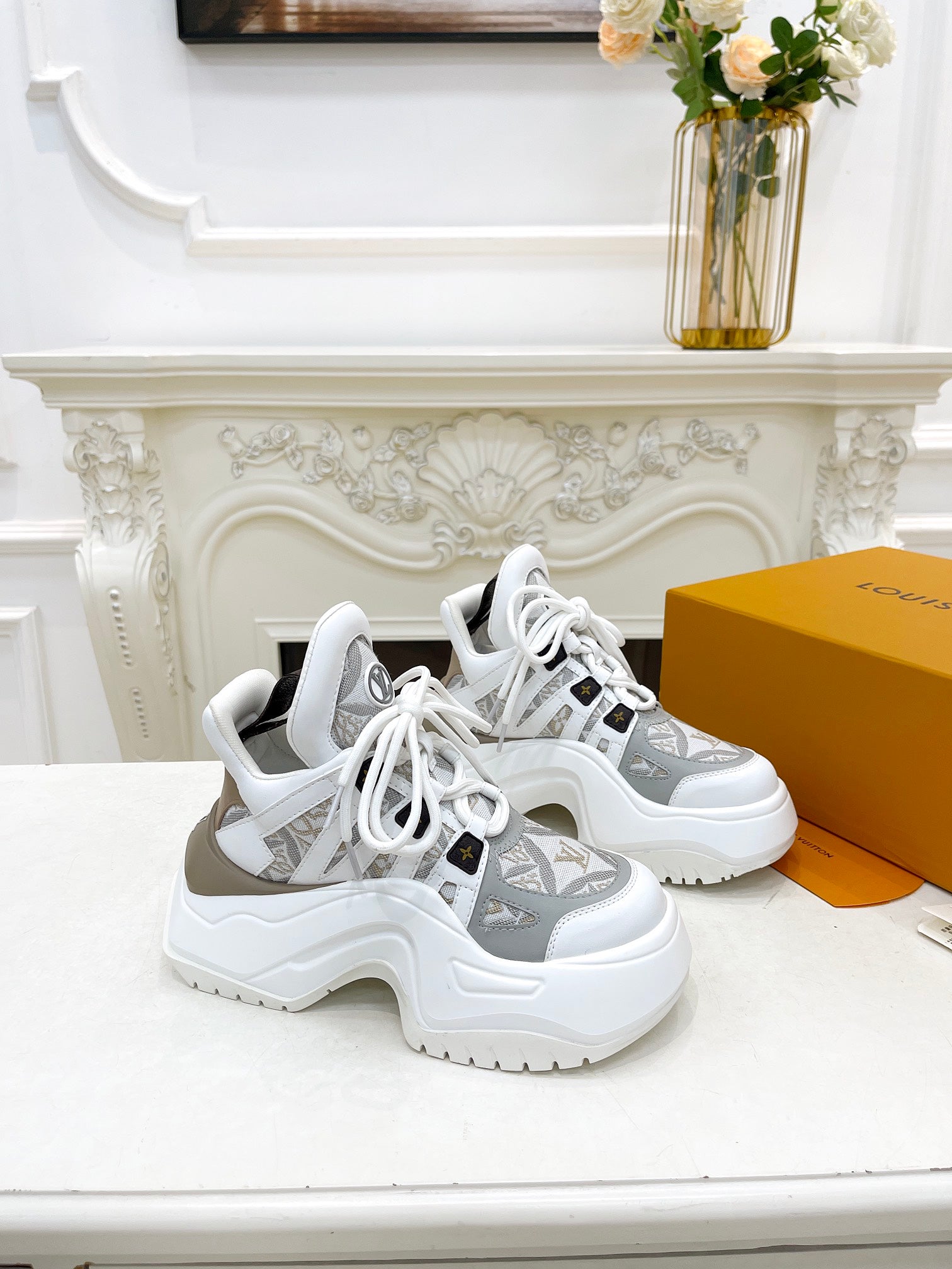LV ARCHLIGHT 2.0 PLATFORM SNEAKER IN WHITE MIX DOVE GRAY MIX OF MATERIALS