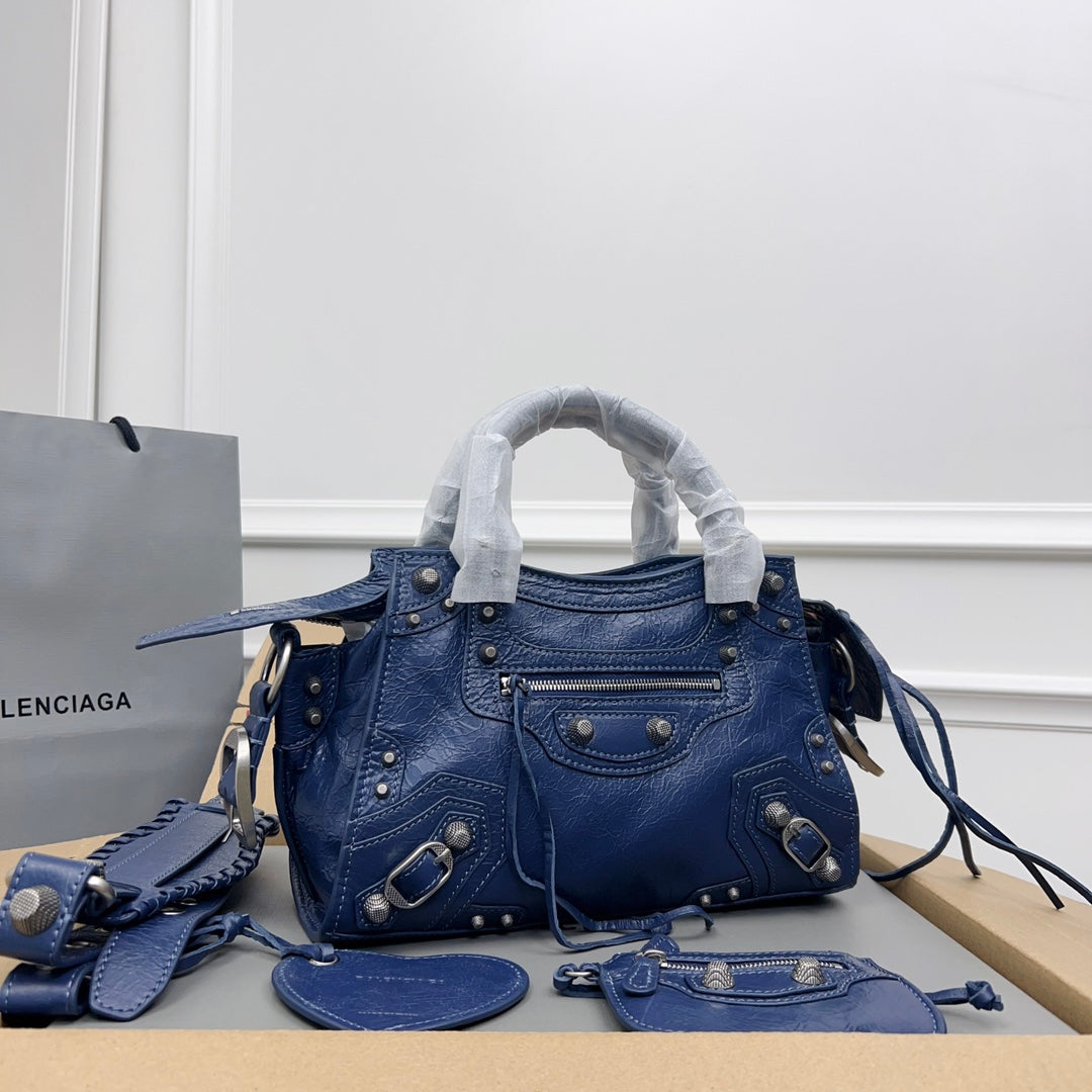 NEO CAGOLE 26 IN NAVY LAMBSKIN