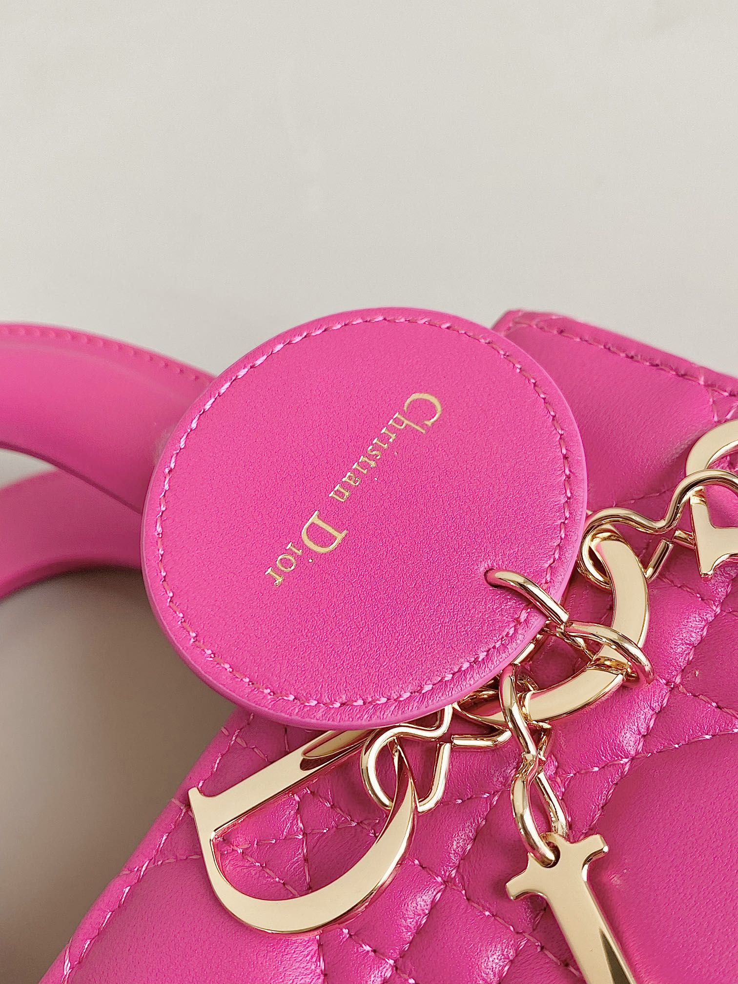 MEDIUM LADY 20 HANDBAG IN HOT PINK LAMBSKIN