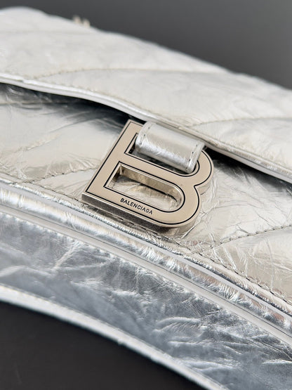 CRUSH CHAINED BAG 25 IN SILVER METALLIC QUILTED CRUSHED CALFSKIN