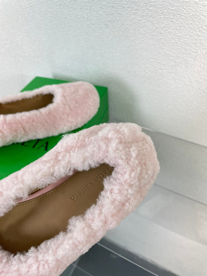 ATOMIC SHEARLING BALLERINA FLATS LIGHT PINK