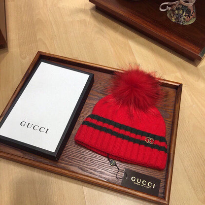 SET SCARF AND HAT IN CHERRY RED WOOL AND CASHMERE 945029