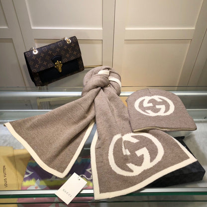 SET HAT AND SCARF IN CAMEL BROWN MIX WHITE CASHMERE 946329