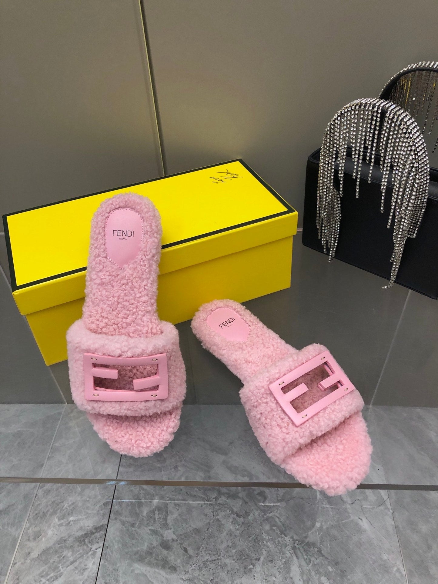 FENDI BAGUETTE SLIDE SLIPPERS IN LIGHT PINK WOOL