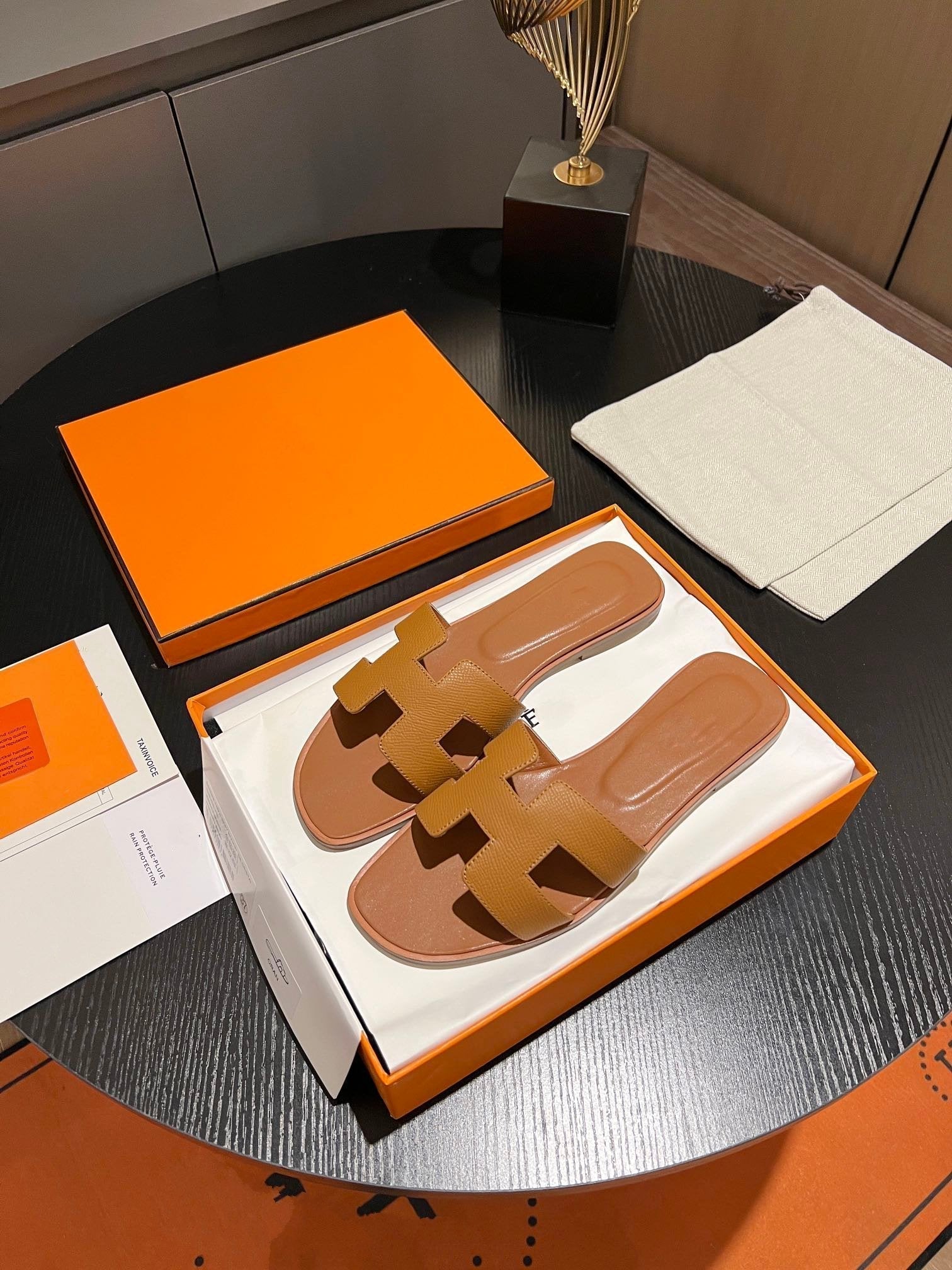 0RAN SANDAL Leather Brown