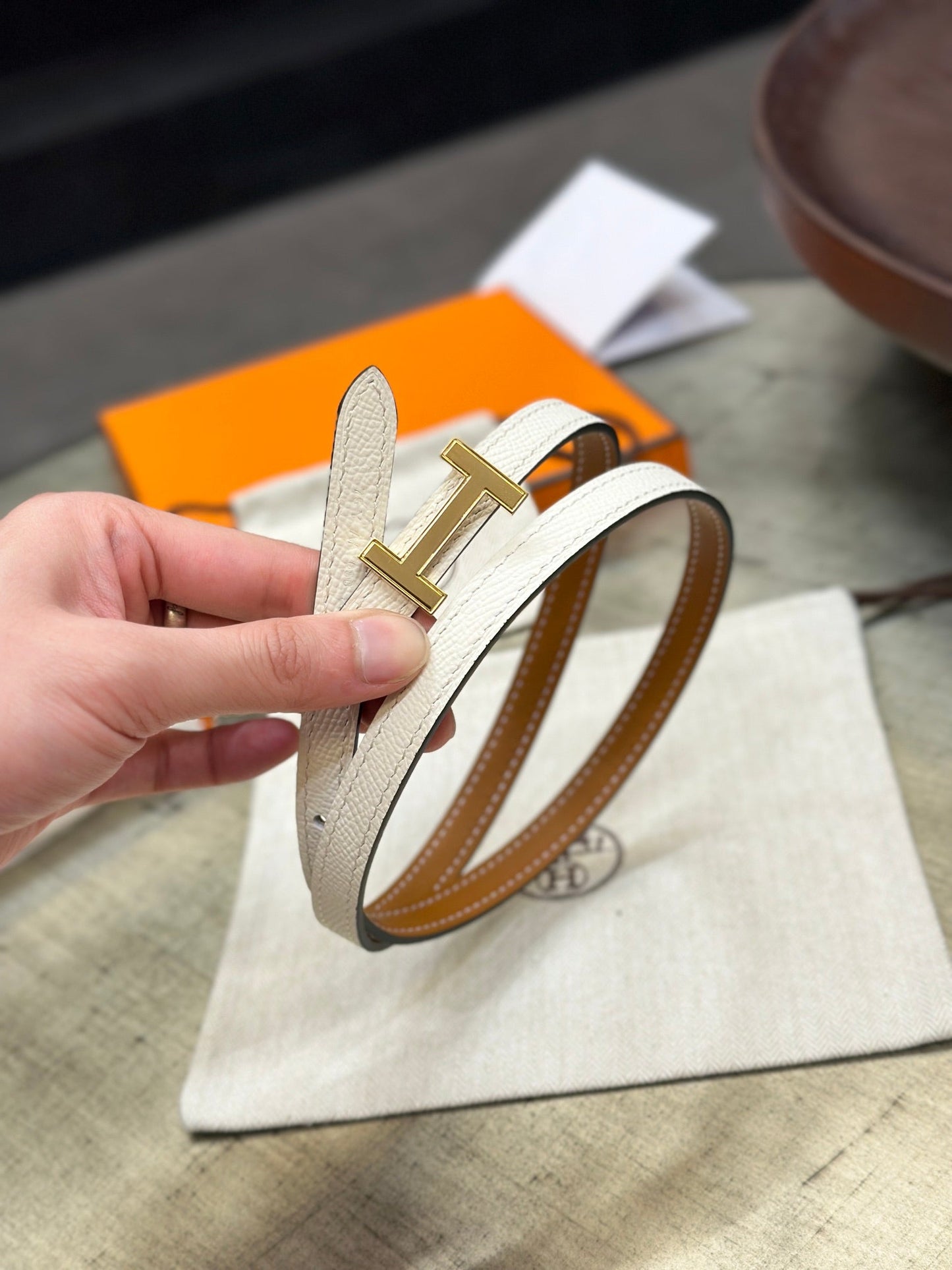 HM FOCUS BUCKLE & REVERSIBLE BRONZE BROWN AND WHITE LEATHER STRAP 13MM GOLD HARDWARE
