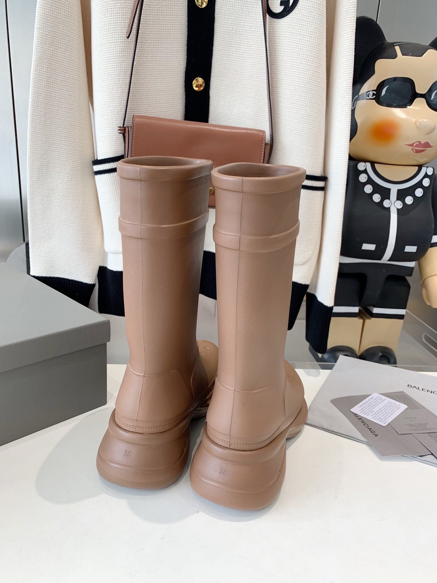 CROCS BOOTS IN BROWN RUBBER