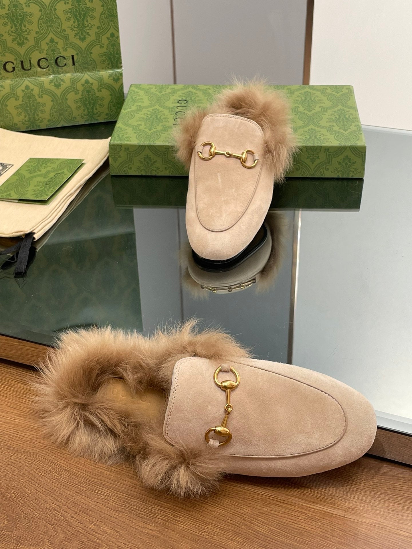 HORSEBIT MULE IN TAN BROWN SUEDE AND LAMB WOOL LINING
