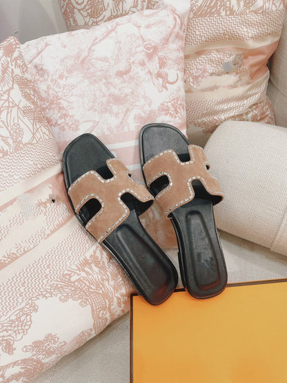 0ran Sandal Calfskin Rhinestone Brown
