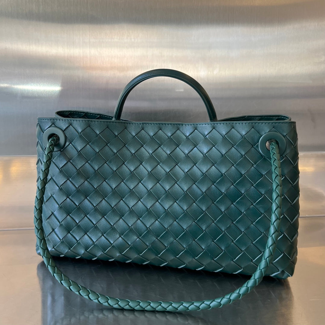 SMALL ANDIAMO 29 IN EMERALD GREEN LAMBSKIN