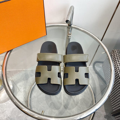 Chypre Sandal Clay Mastic Calfskin Leather