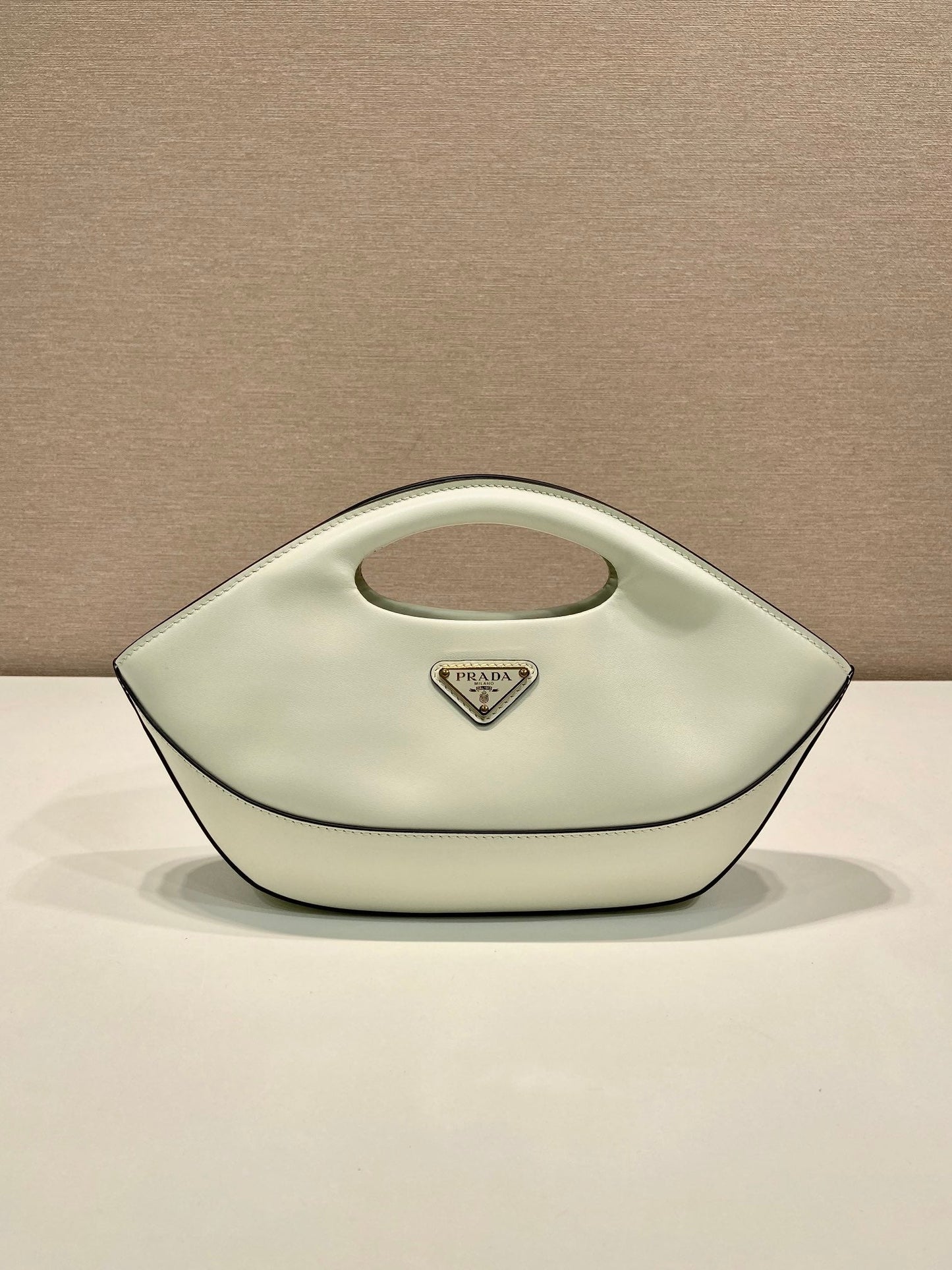 DUMPLING BAG 30 IN WHTE CALFSKIN