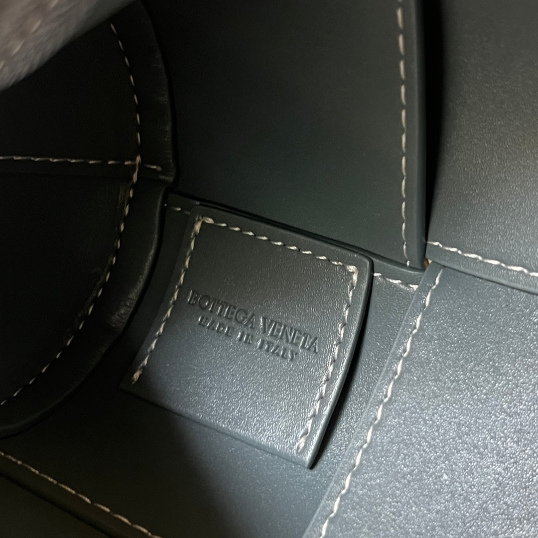 SMALL CYLINDER CASSETTE 21 IN NEVADA CALFSKIN