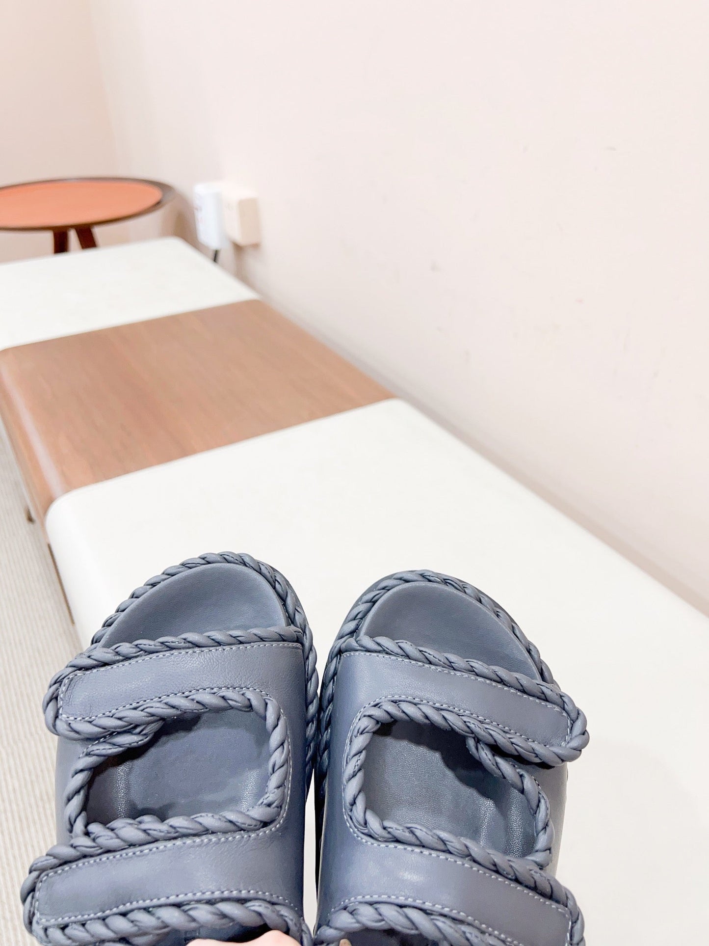 REFINED DAD SANDAL IN BLACK LAMBSKIN