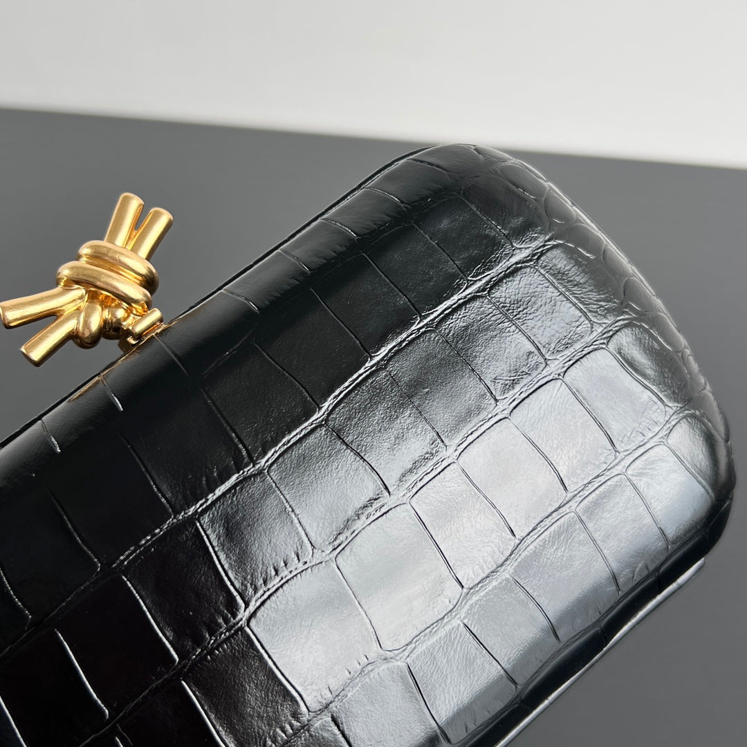 KNOT 19 IN BLACK CROCODILE PATTERN CALFSKIN